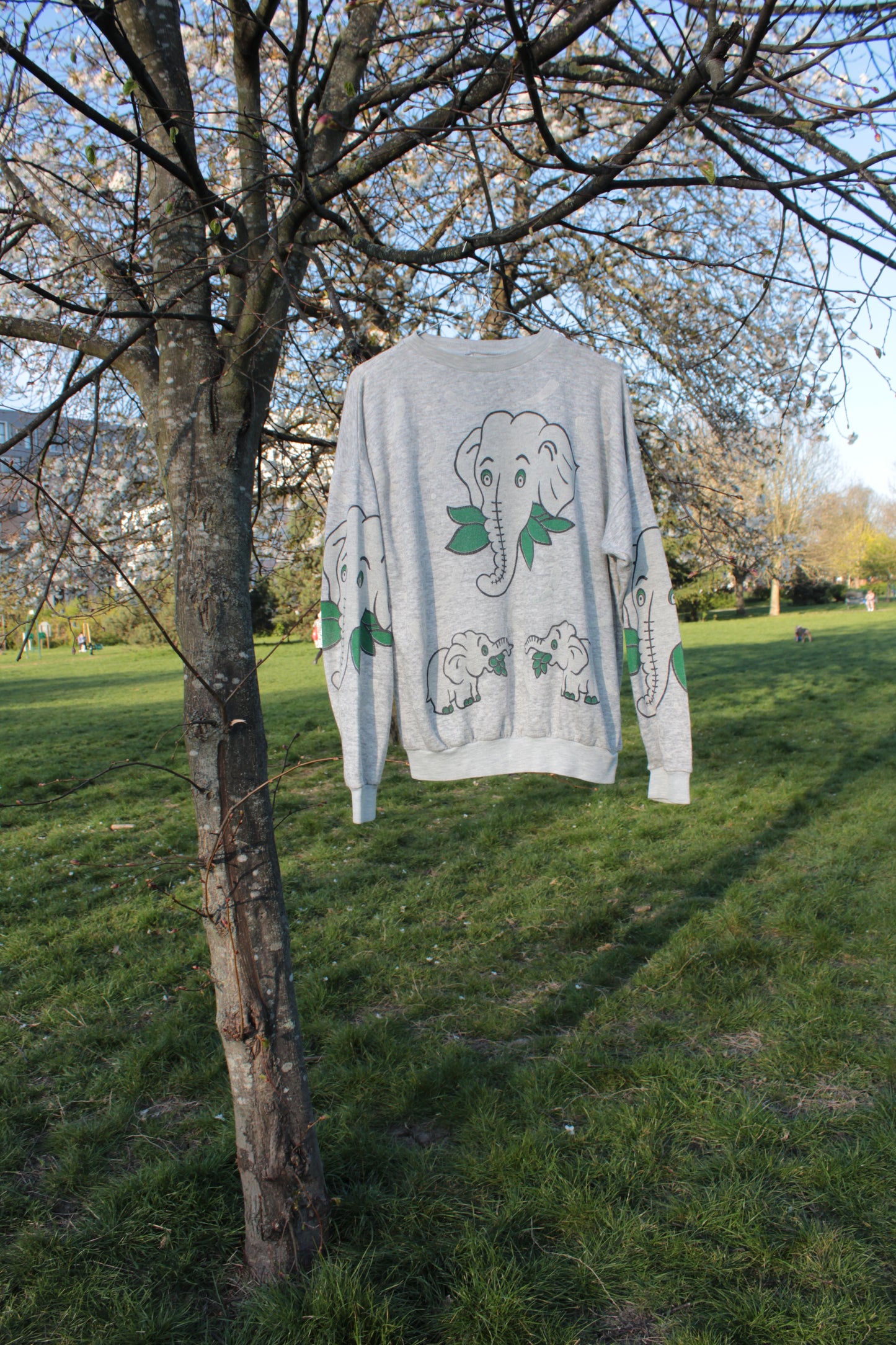 90s Elephant Sweatshirt