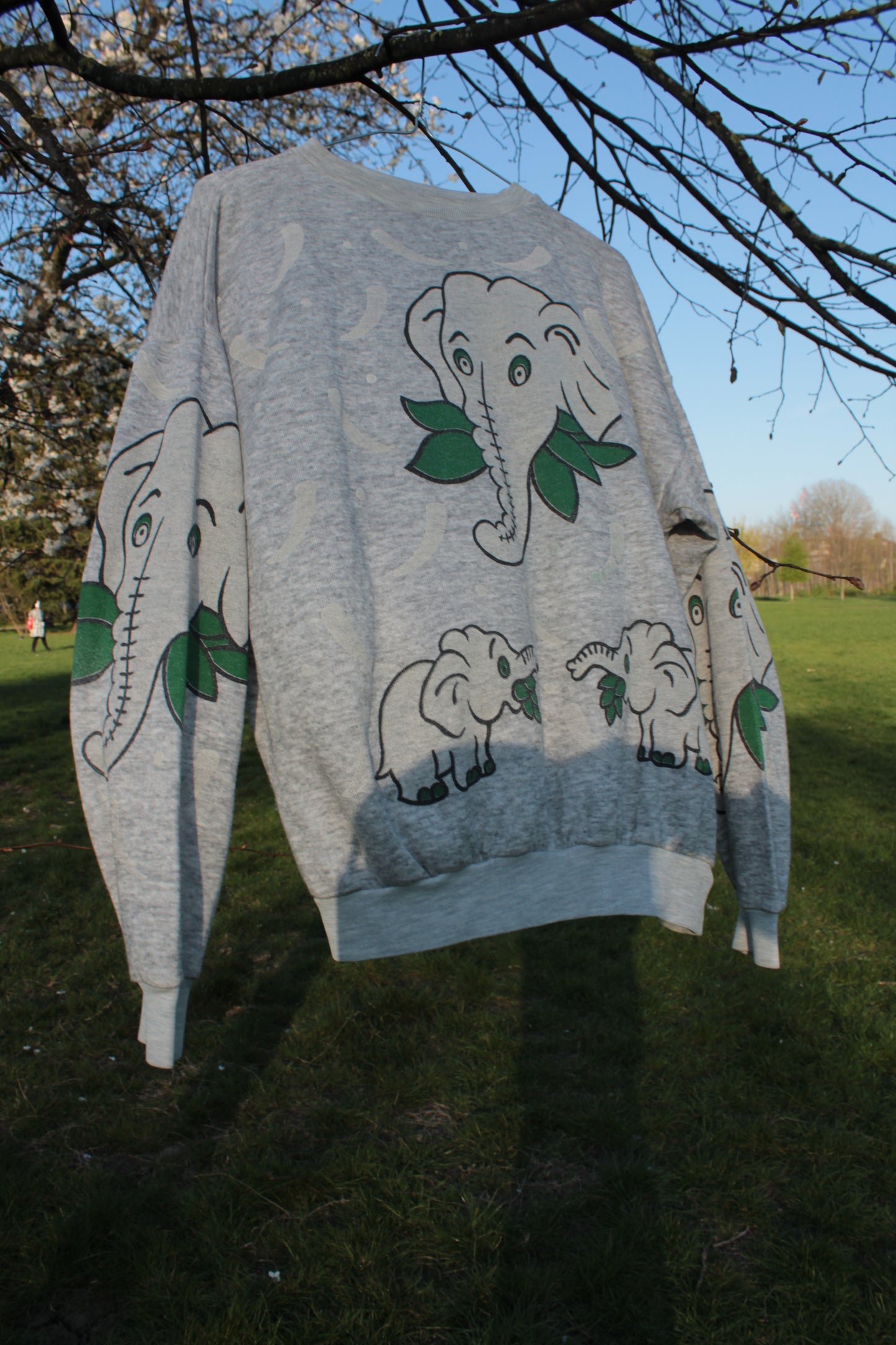 90s Elephant Sweatshirt
