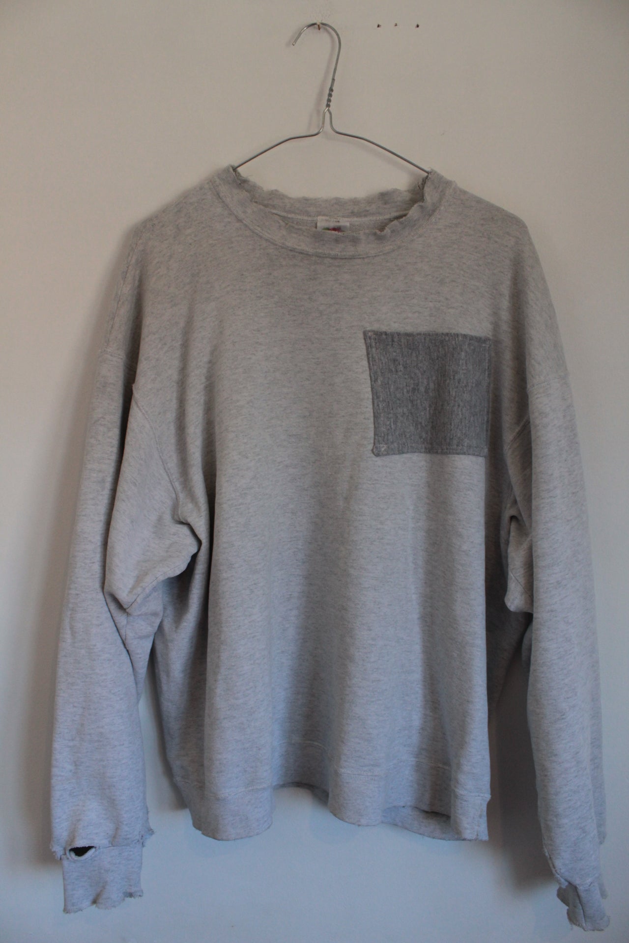 00s Sweatshirt with chest pocket