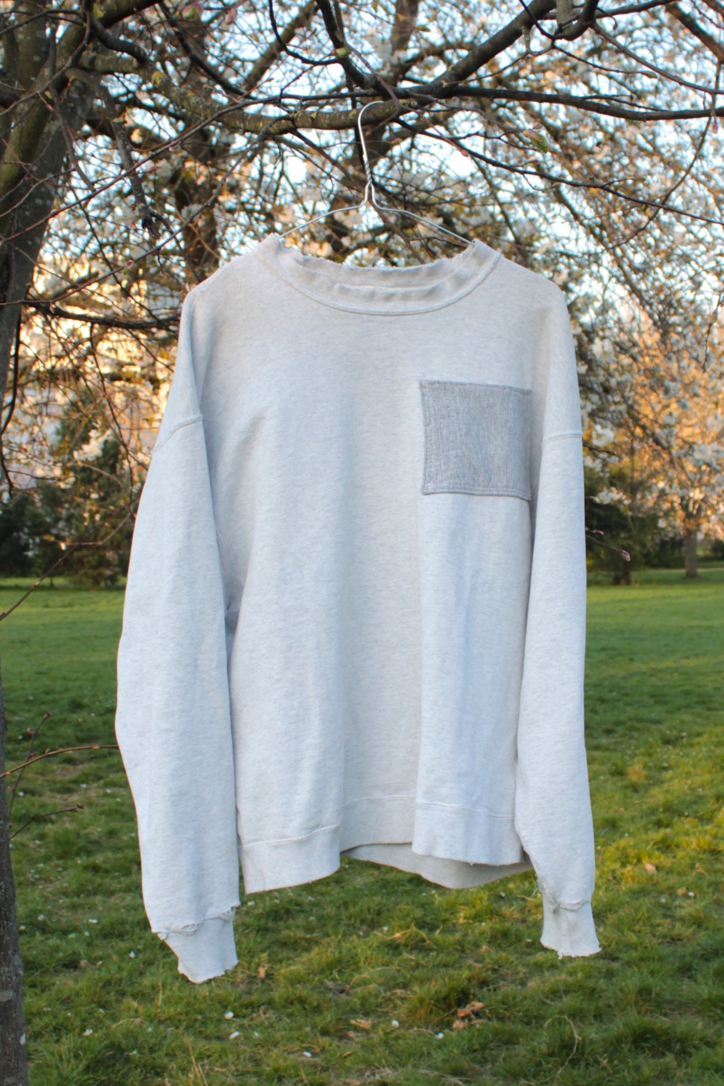 00s Sweatshirt with chest pocket