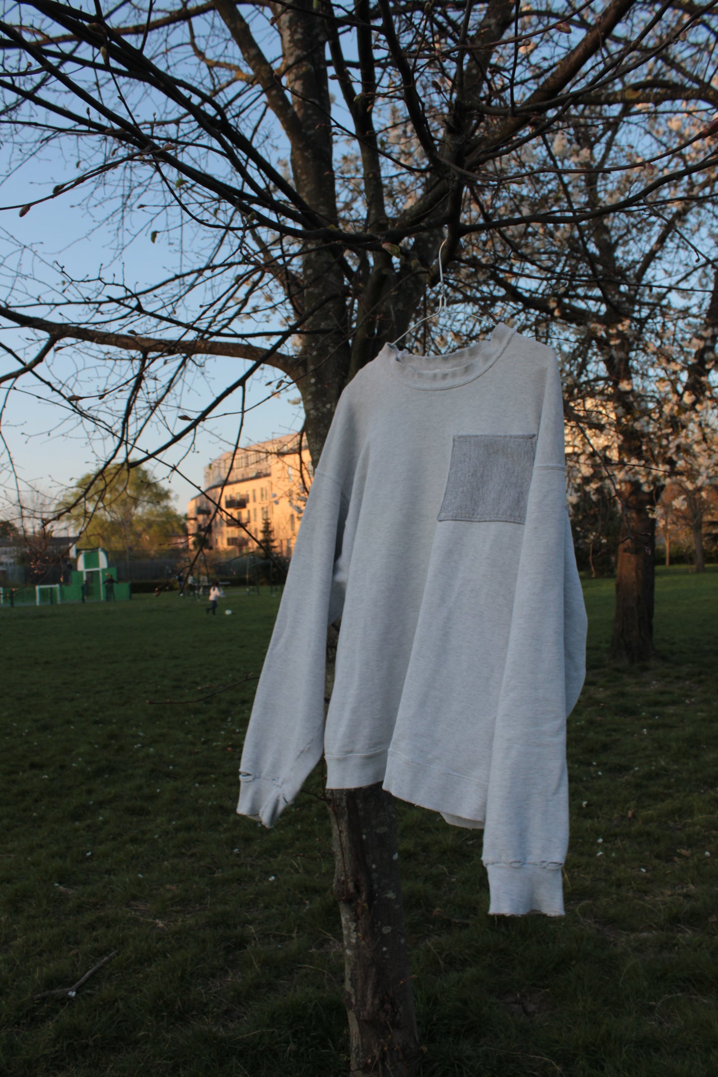 00s Sweatshirt with chest pocket